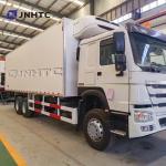 Sinotruk HOWO Euro2 6x4 Refrigerated Delivery Van Beverages Drinks