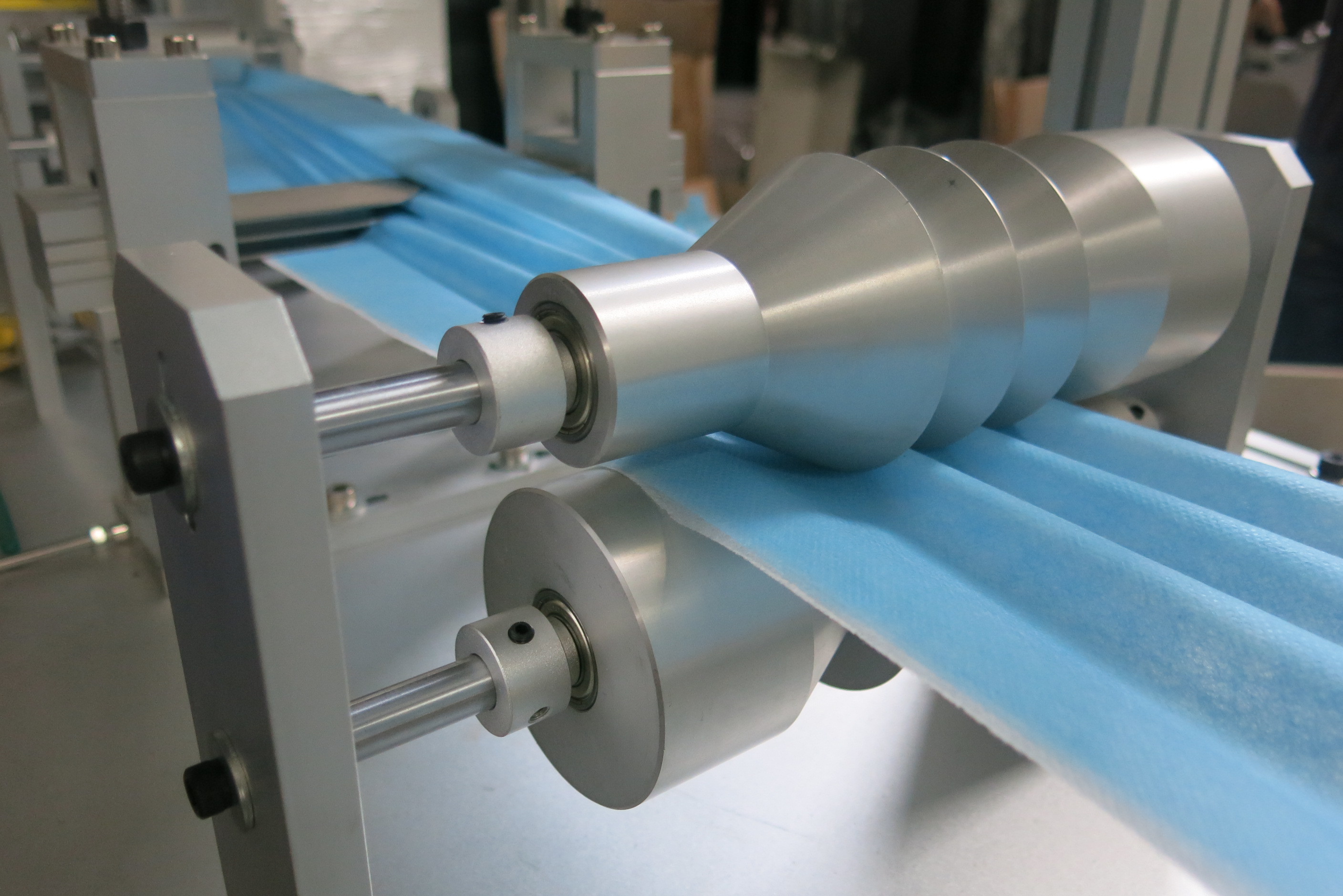 Non Woven Three Layer Disposable Mask Manufacturing Machine