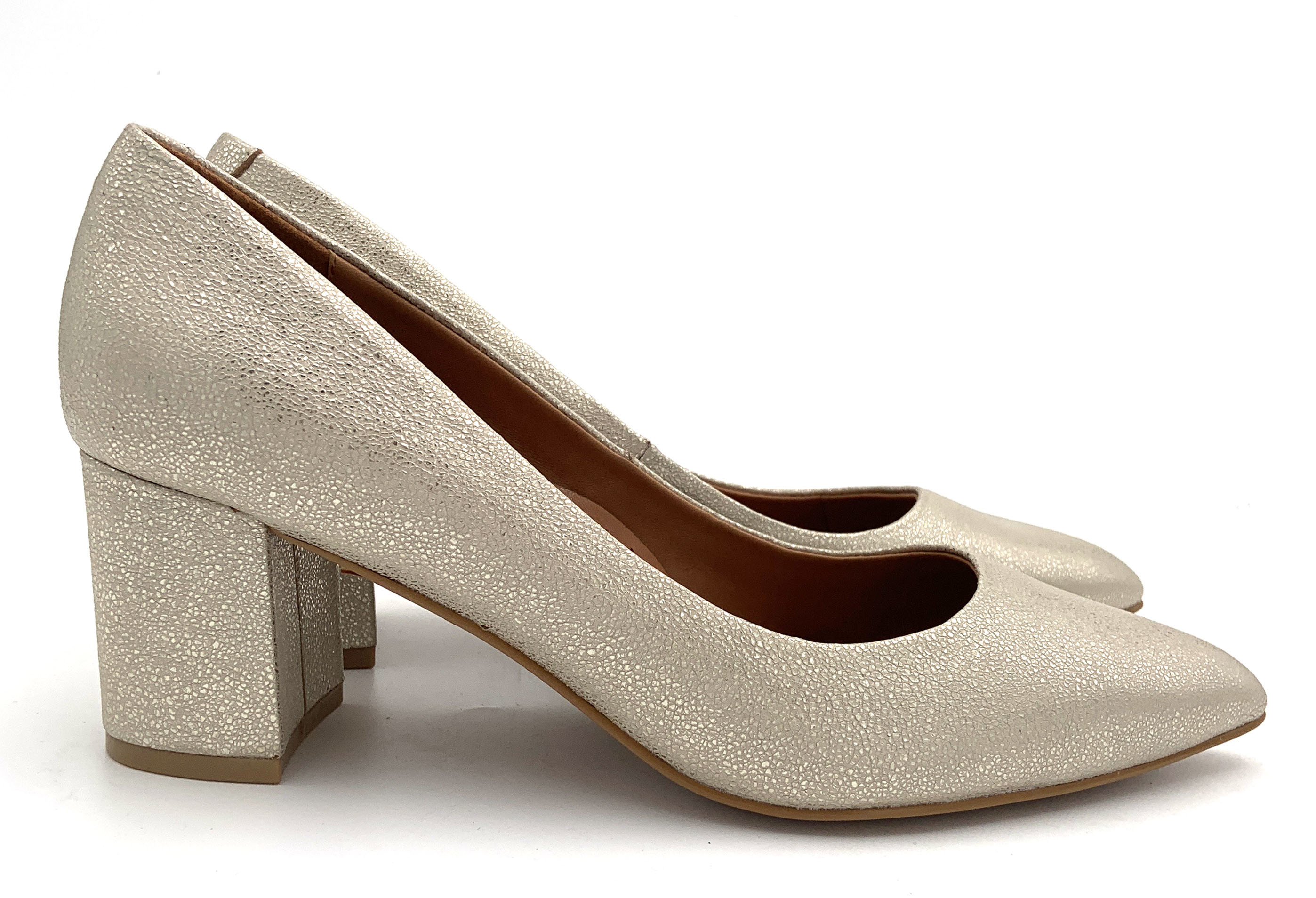 Fashionable Womens Pump Heels Leather Material With Chunky Heel Type OEM