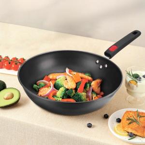 Quality Amazon Hot Selling Cooking Kitchen Metal Pan Cookware Wok Pan Cast Iron Non-stick Induction Frying Pan wholesale