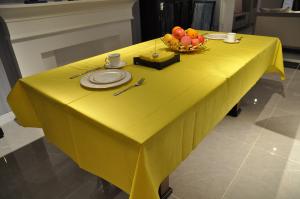 Quality Square 100*100cm Disposable Paper Tablecloths Degradable wholesale