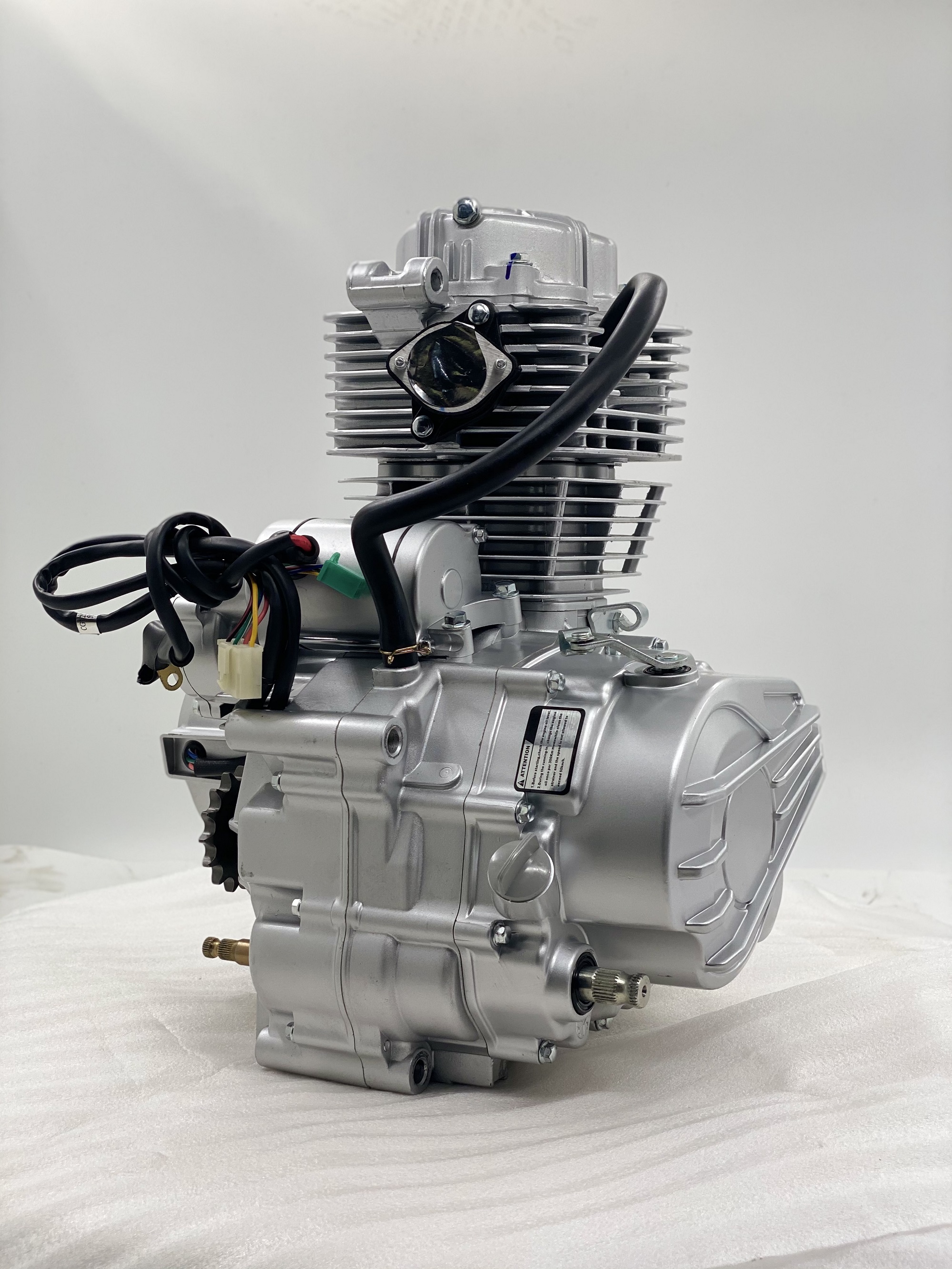 200cc Displacement Air Cooled Engine for Three Wheel Motorcycle/Cargo Tricycle in 2021