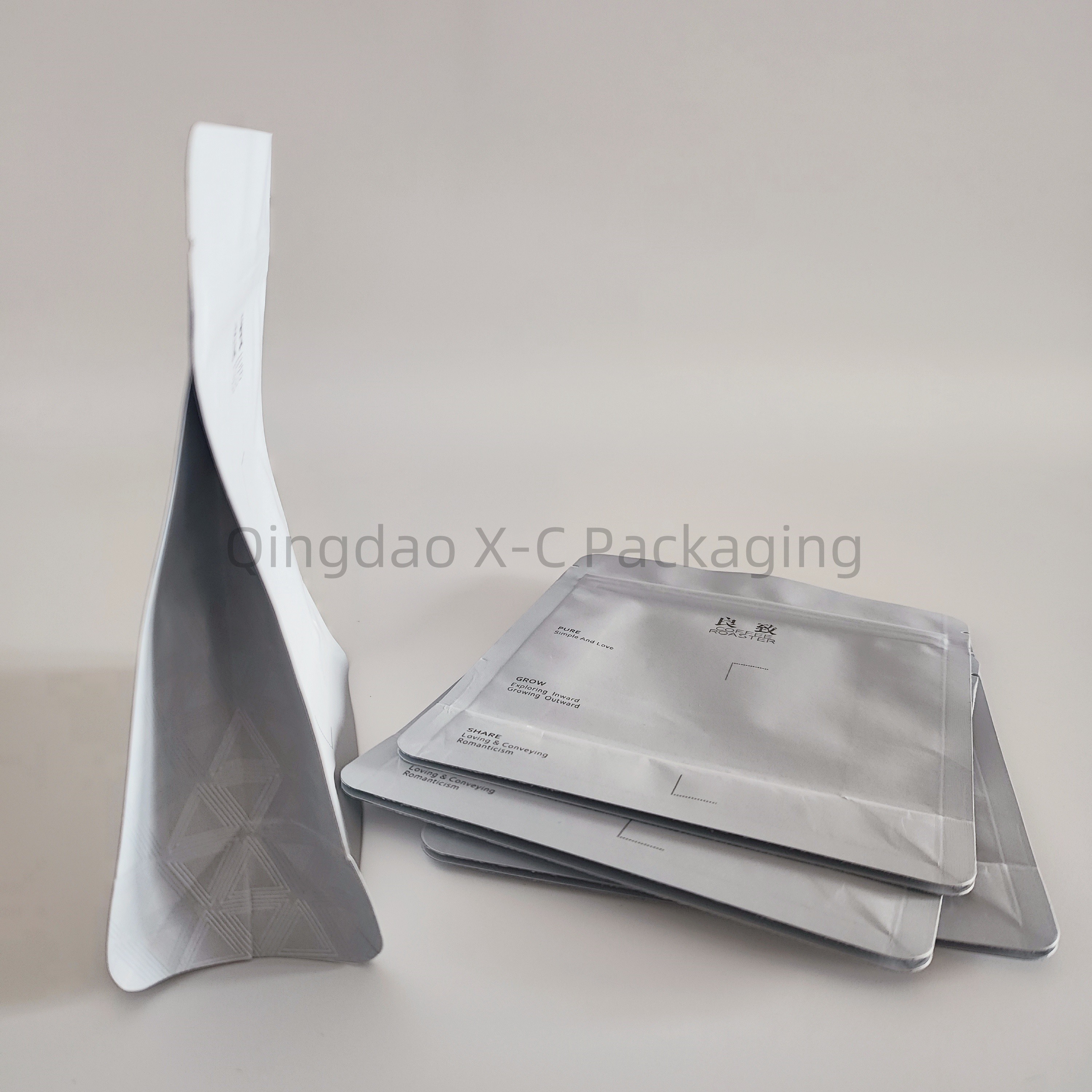 Multifunctional Stand Up Pouch Waterproof Packaging Eco Friendly Customized