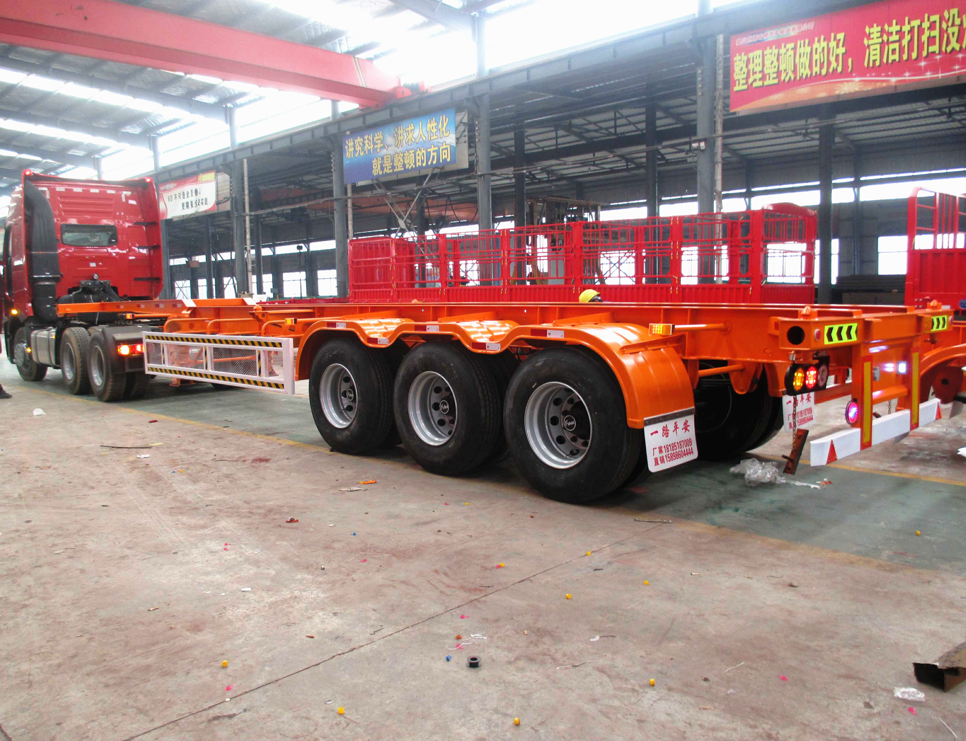 Mechanical Suspension Tri-Axle Skeleton Semi Trailer for Construction Site and 7pin Plug