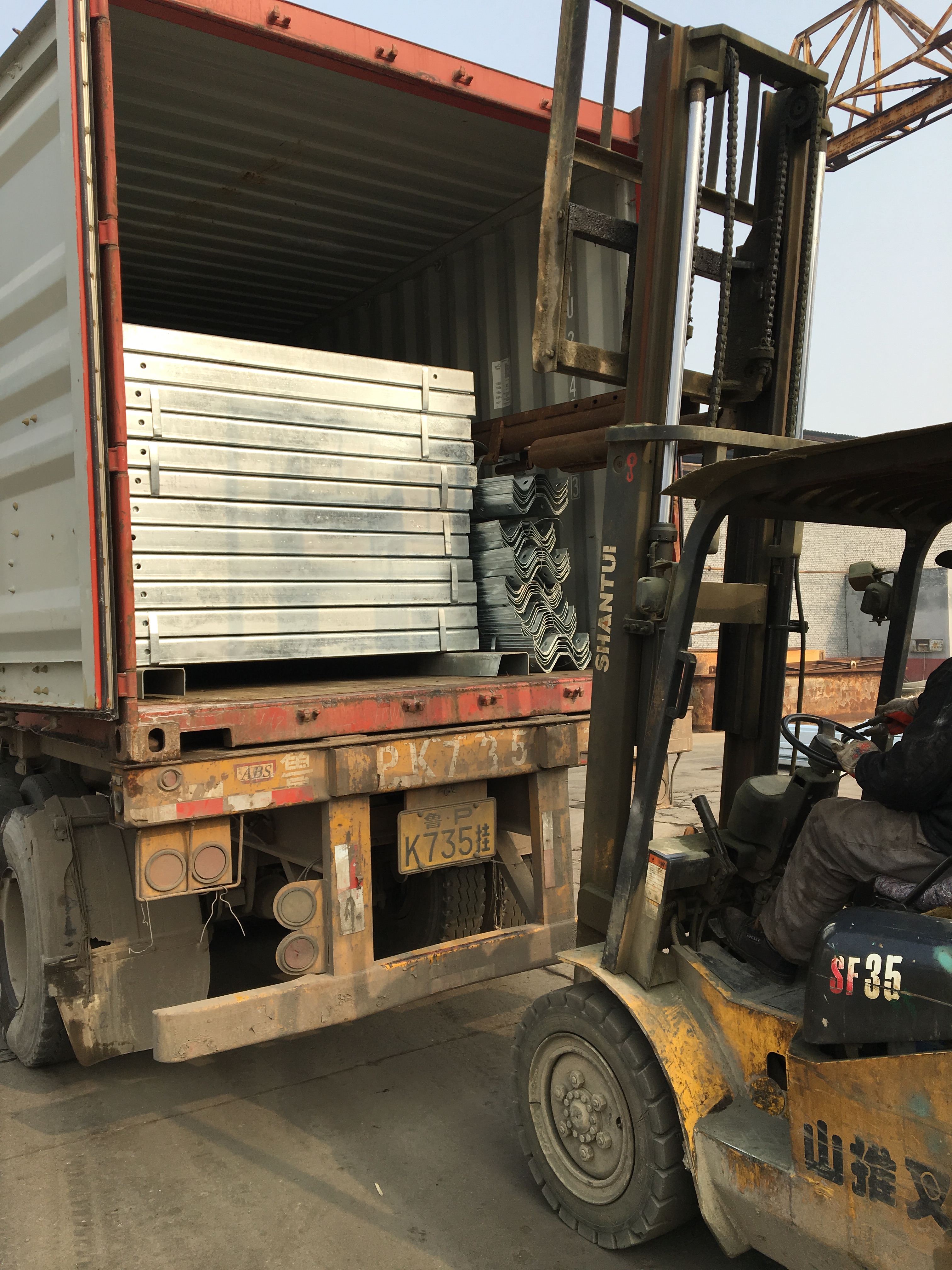 Customized Hot Dip Galvanized Highway Guardrail 345 Material