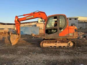 Quality 8ton 8000kg Used Doosan Excavators Doosan Dx80 Excavator 0.32m3 Bucket Capacity wholesale