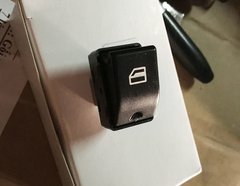 WG1642330181 sintoruk howo truck cab control switch Glass lift switch