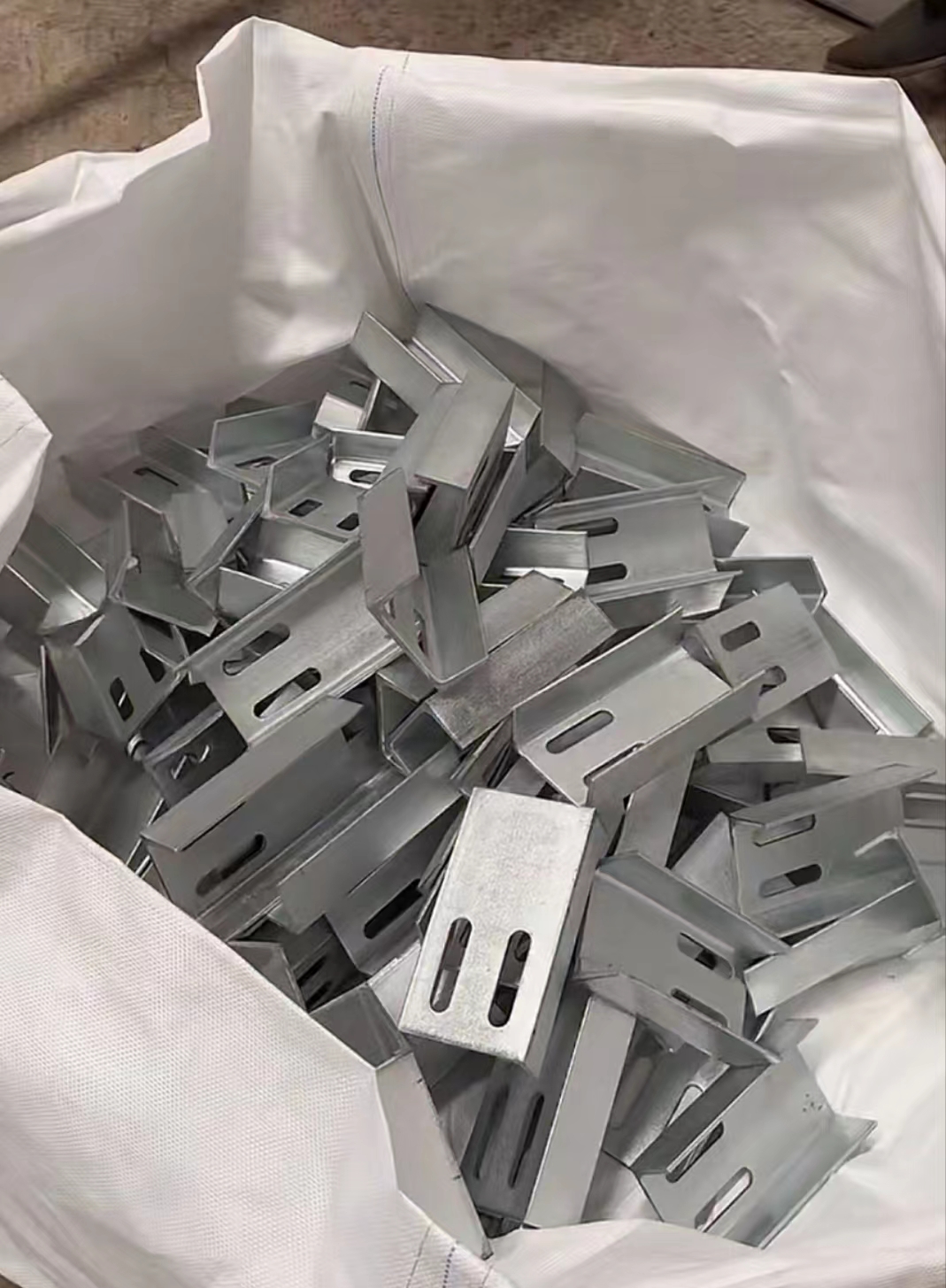 Aluminum Alloy Channel Steel Curtain Wall Hanger for Office Building Facade Construction