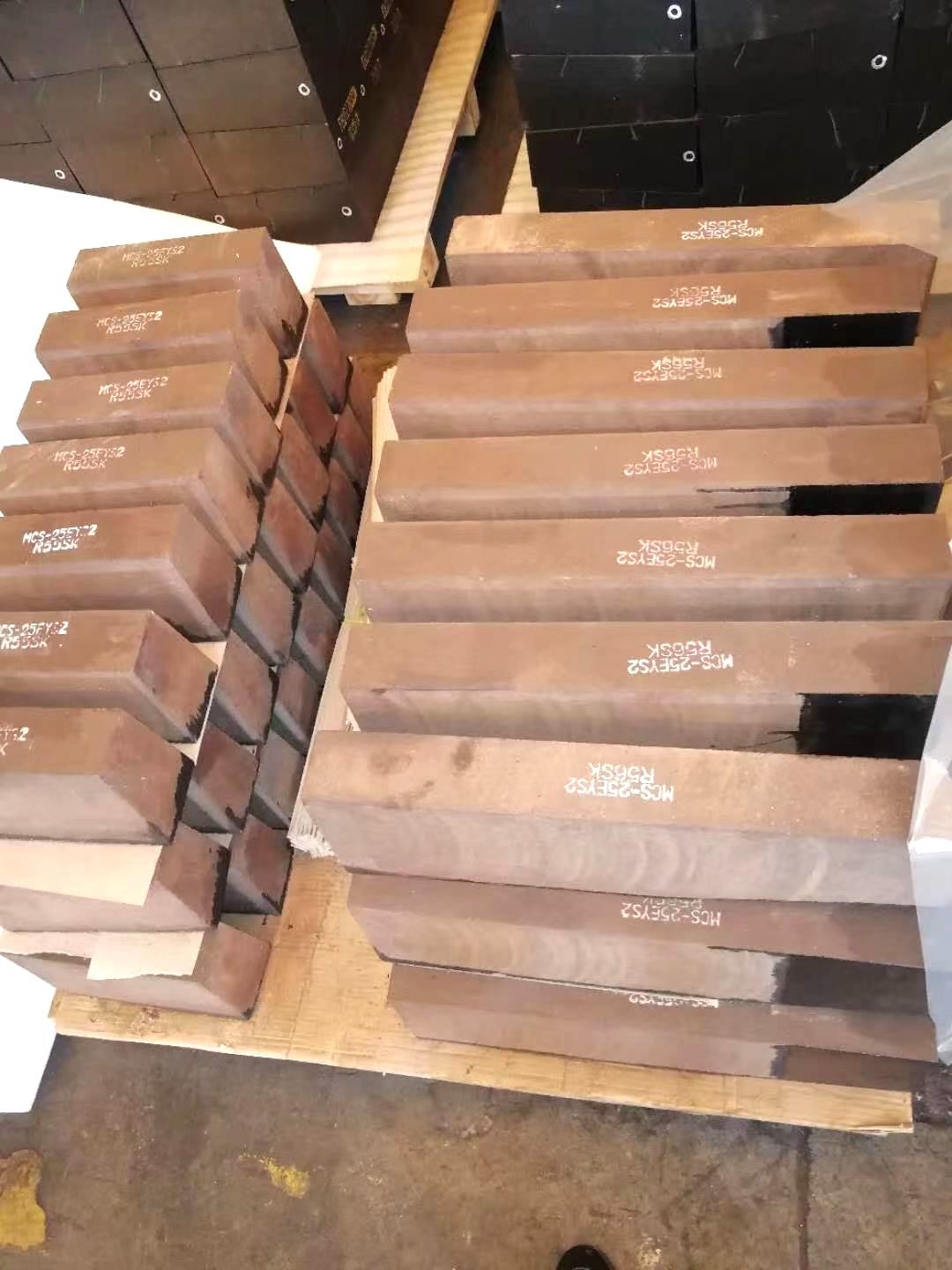 3.15g/Cm3 Magnesia Chrome Brick AOD Furnace Industry Refractory Brick