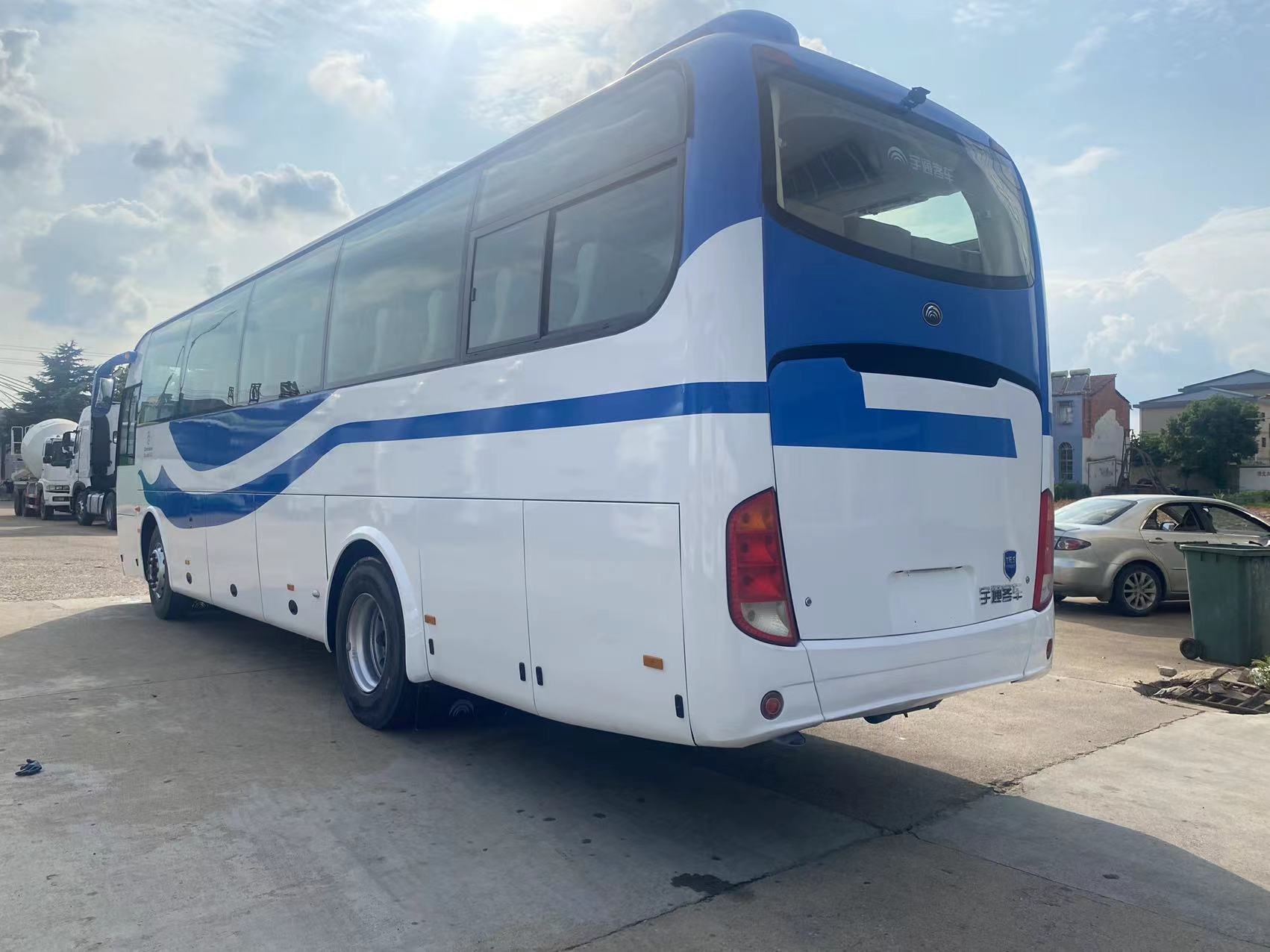 Used Coach Buses with 65 Seater and Low Fuel Consumption Diesel Engine