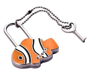 Quality Personalized Assorted Metal Keychain Customized Shape For Souvenir Campaigns Oil Filled Logo wholesale
