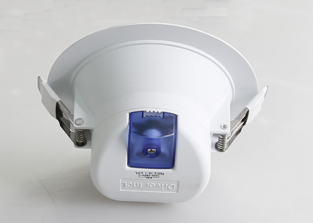 IP44 Integration Commercial Lighting Fixture 9w Led Downlight Dimmable 90 Beam Angle