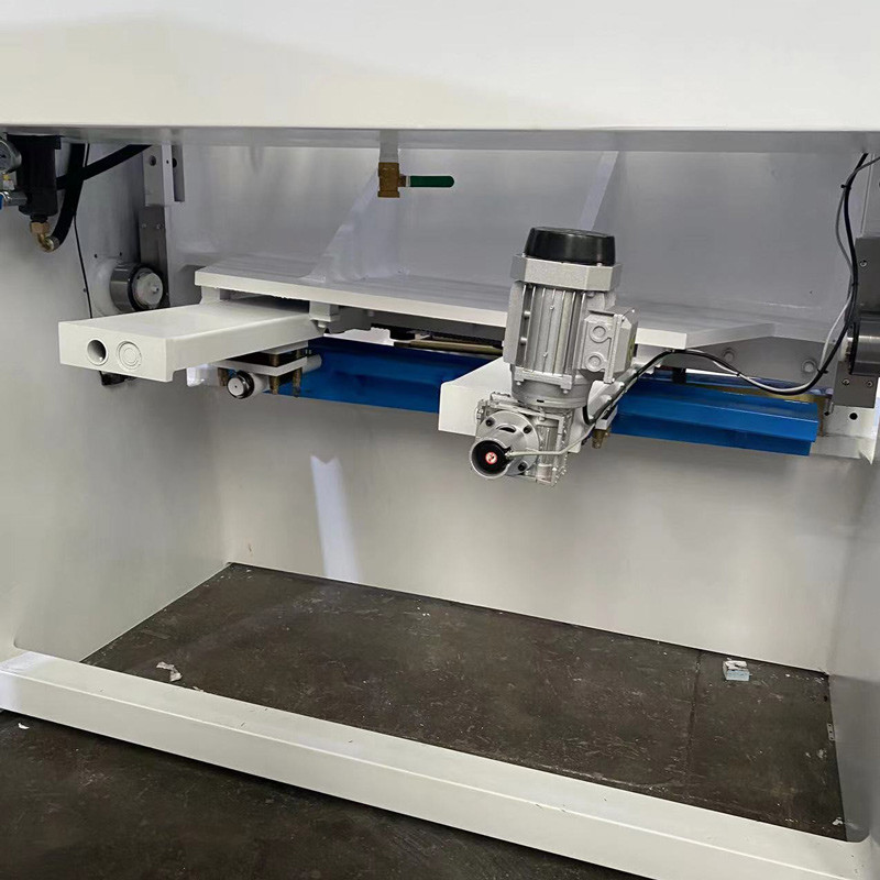 Metal Hydraulic Guillotine Shearing Machine CE ISO QC12K-16*1600