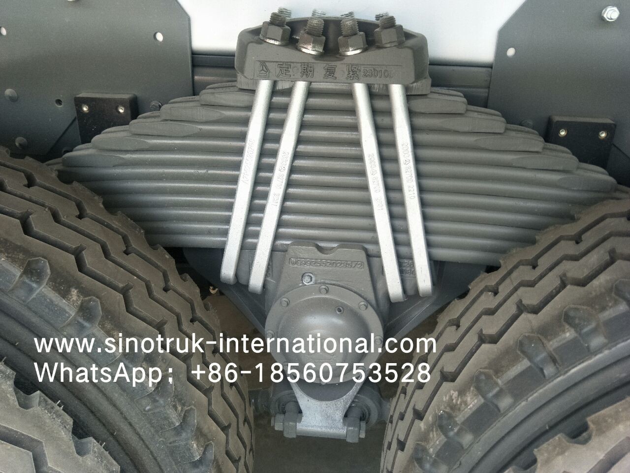 SINOTRUK HOWO 6×4 10 Wheels Oil Tank Truck 400HP Oil Tank Chassis