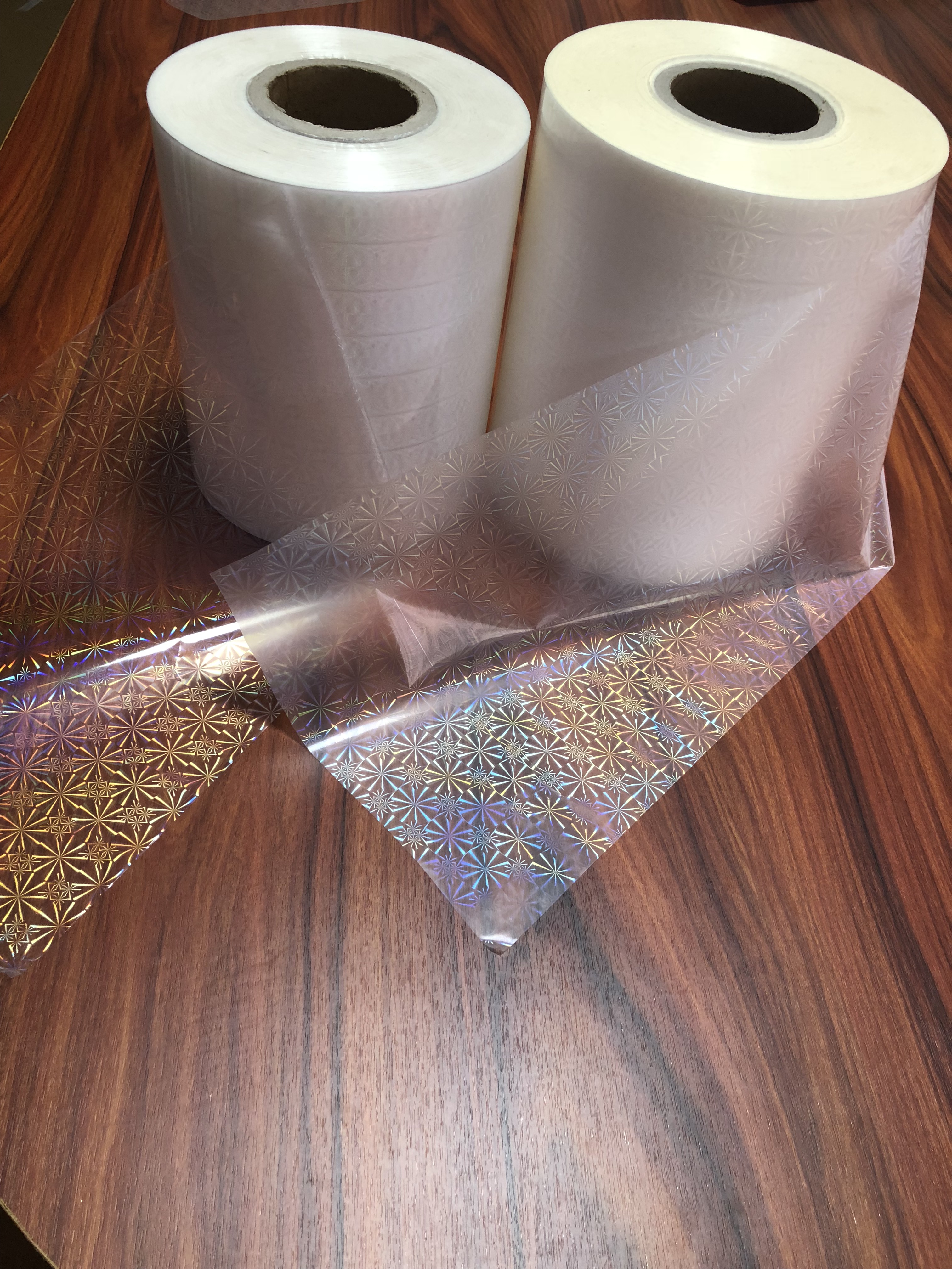 Unique Holographic Design Thermal Lamination Roll Film for Multiple Extrusion Process