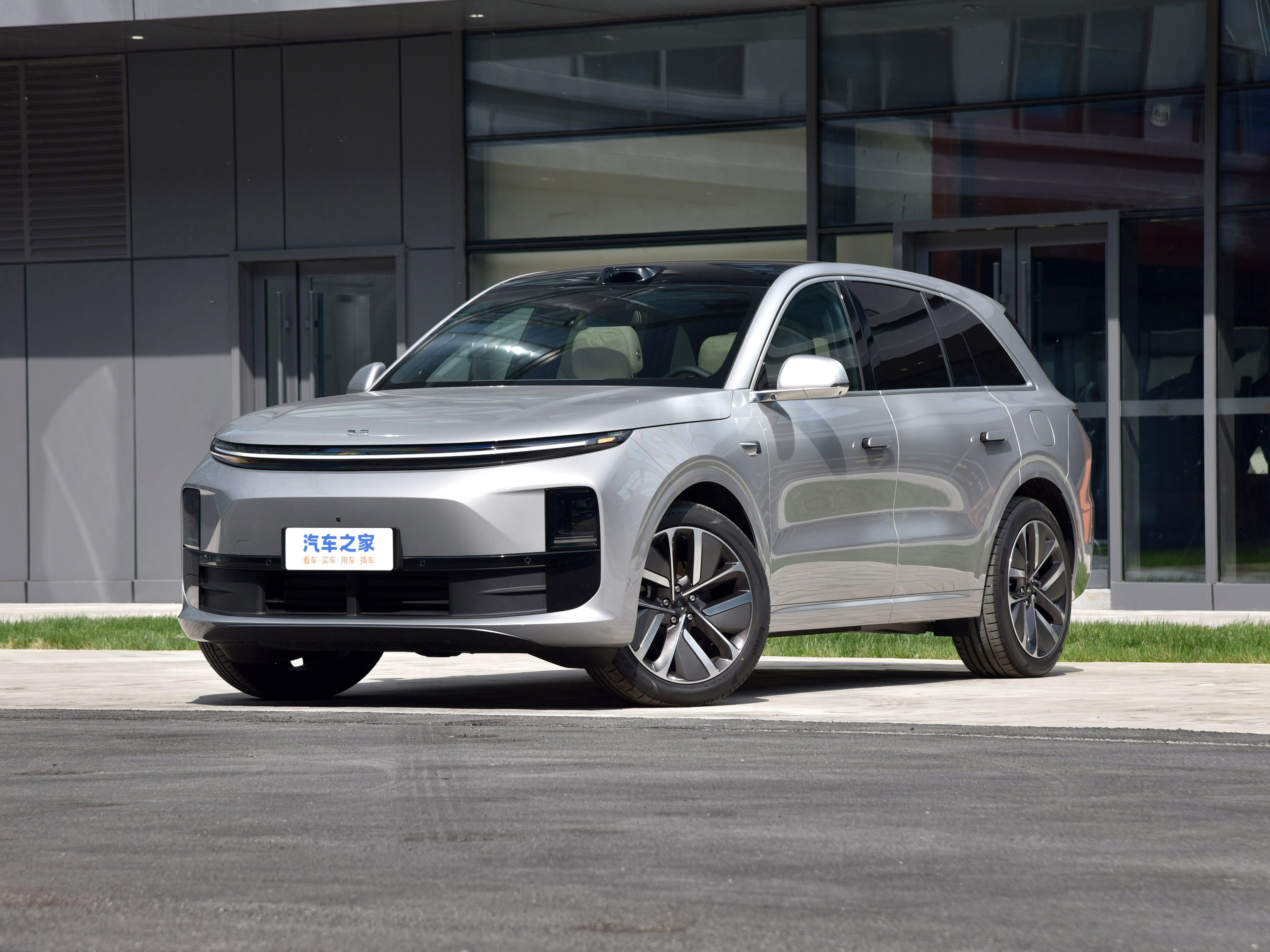 Leading Ideal Auto Li L6 Car 2024 Energy Car with Fast Charge in 0.33 Hours Long Range of 182km Maximum Speed of 180km/h