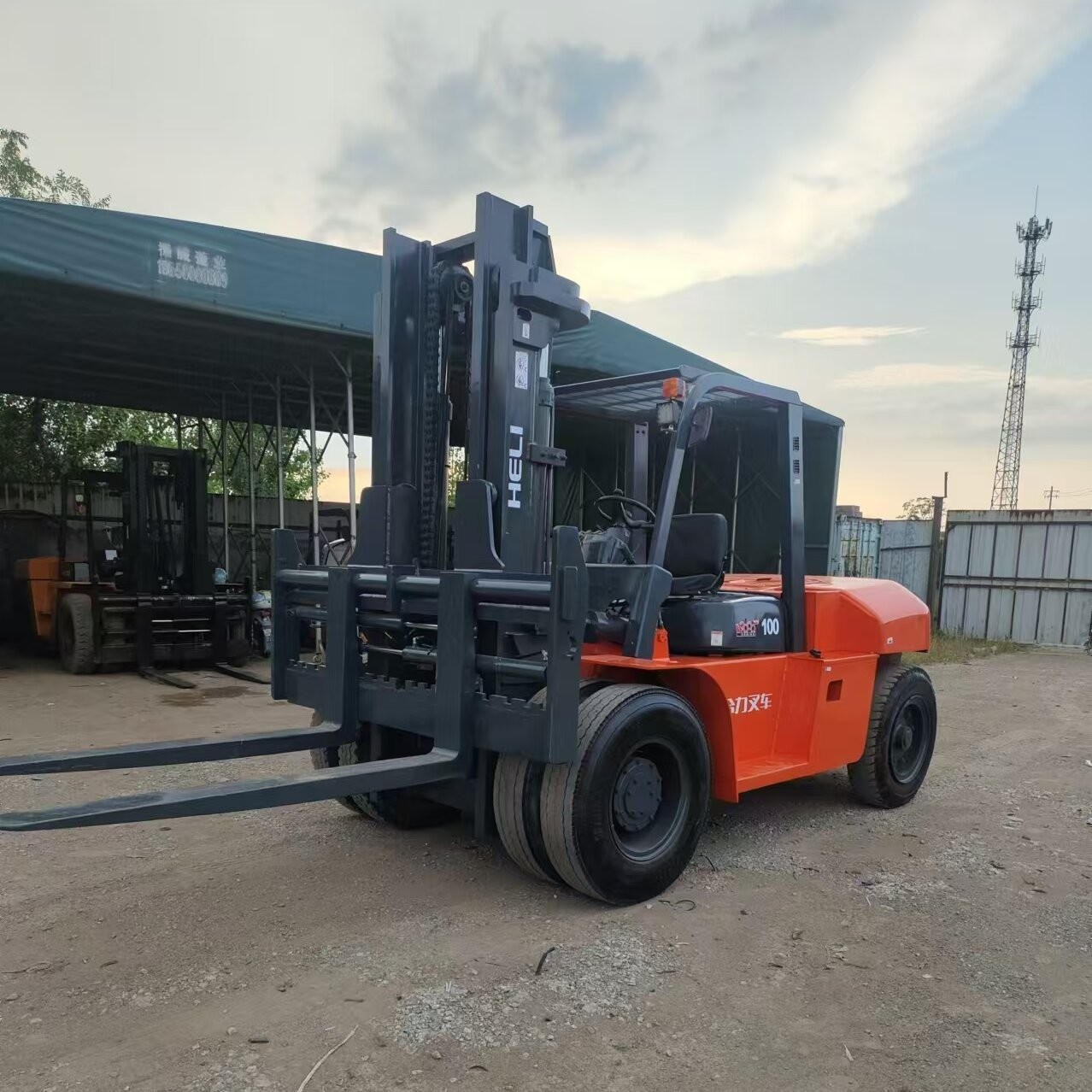 10 Ton Diesel Forklift HELI CPCD100 FD100 Used Lifting Machine HELI H2000 Series