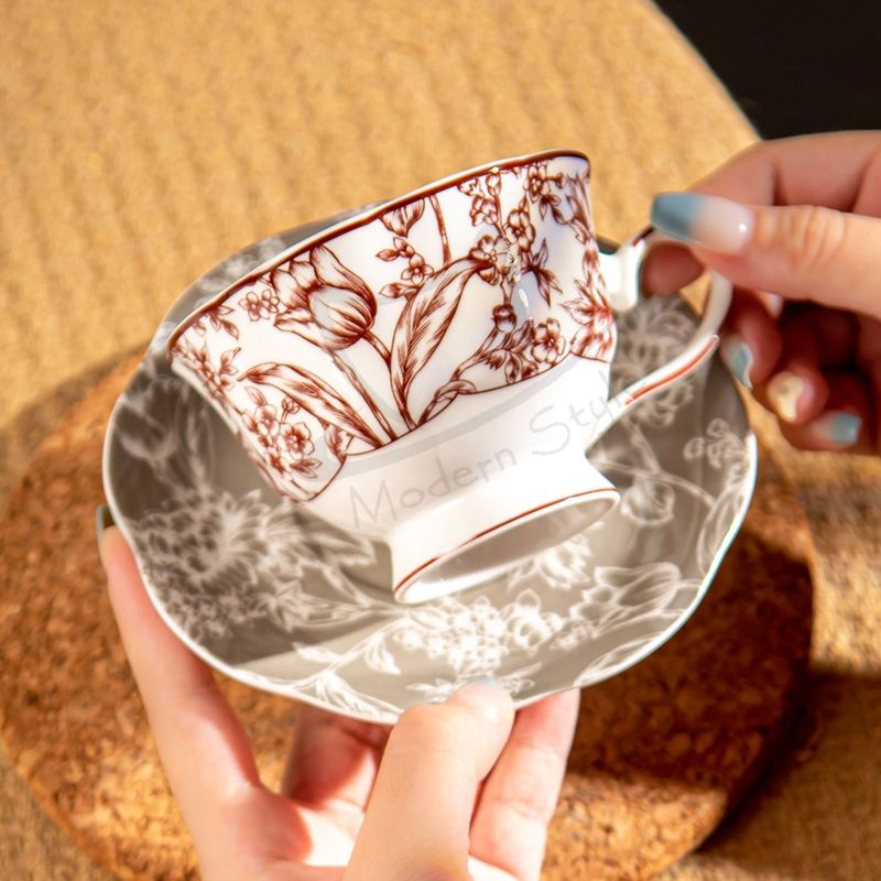 Food Grade Porcelain Taza Red Floral Cups And Saucers Set For Luxury Afternoon Tea