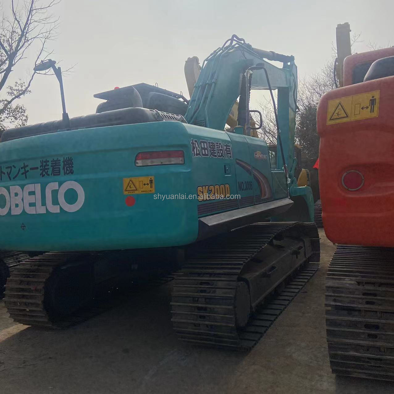 Kobelco SK200 SK210 Crawler Excavator with 0.8m3 Bucket Capacity and 114KW Power
