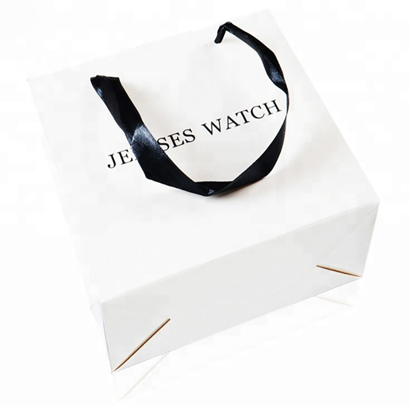 C2S Art Paper White Gift Bags With Handles 20×21×8cm Apparel Packaging
