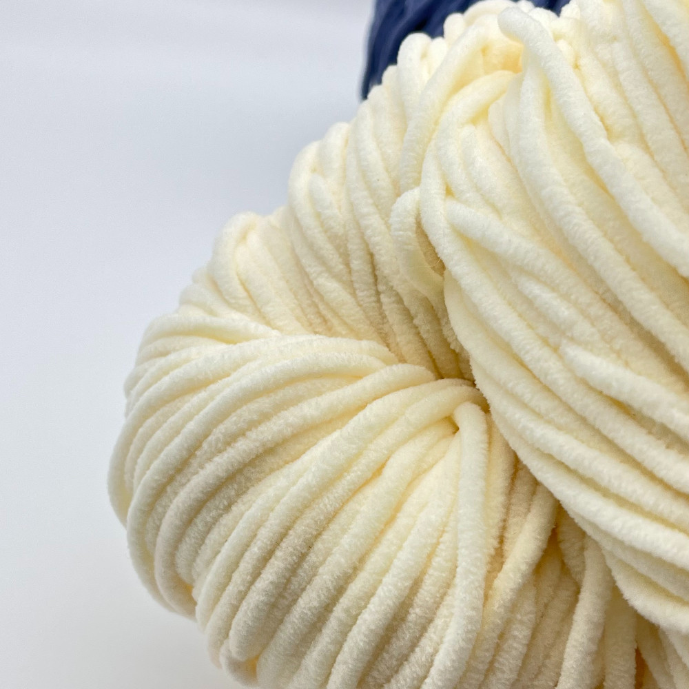 1/1.1NM Velvet Yarn For Cozy Blankets And Hand Knitting Baby Blanket
