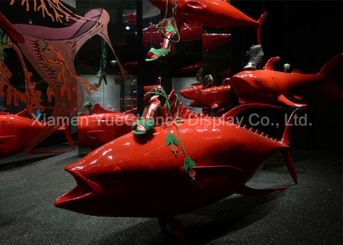 Custom Red Color Fiberglass Fish Statues Normal Painting Surface Design