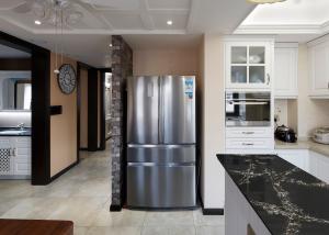 Quality High Brightness Kitchen Quartz Engineered Stone Countertops 2.45g/Cm3 Density wholesale