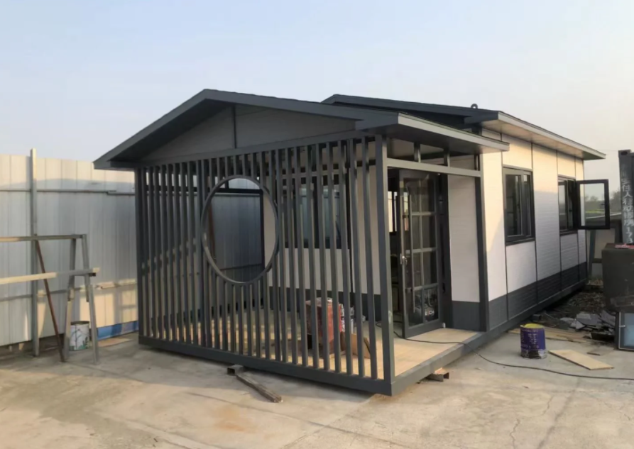 Custom Mobile Living Workshop Container House With Homestay Hotel Garden