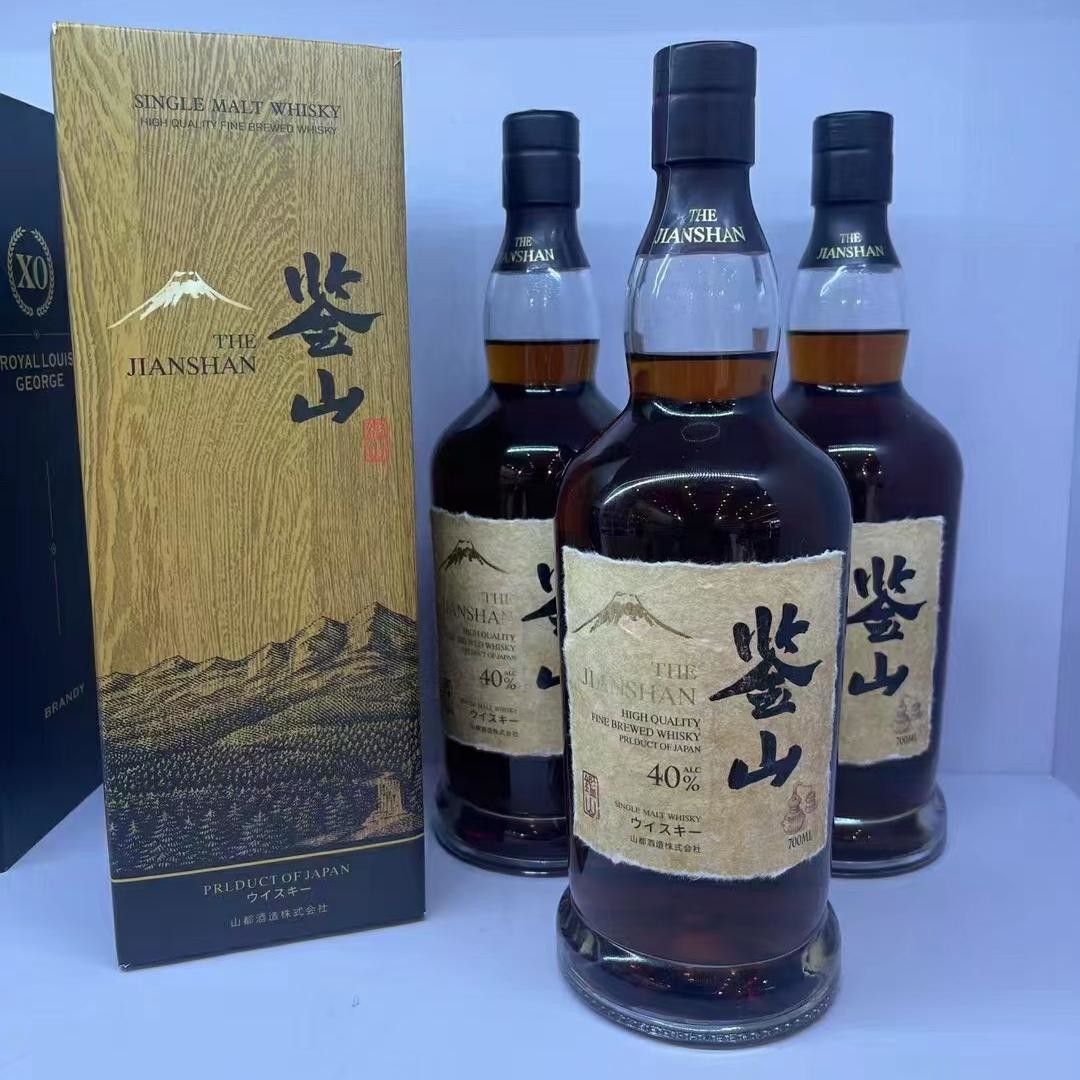 High-End Red Wine Bottle Packaging Vinyl Sticker with Bronzing Label for Whisky Juice