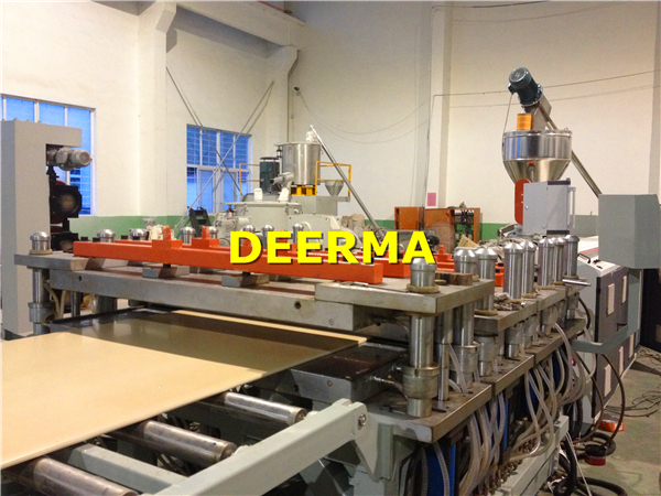 1220mm PVC Board Production Line 300Kg/hr - 400Kg/hr PVC Board Making Machine 4ft Width