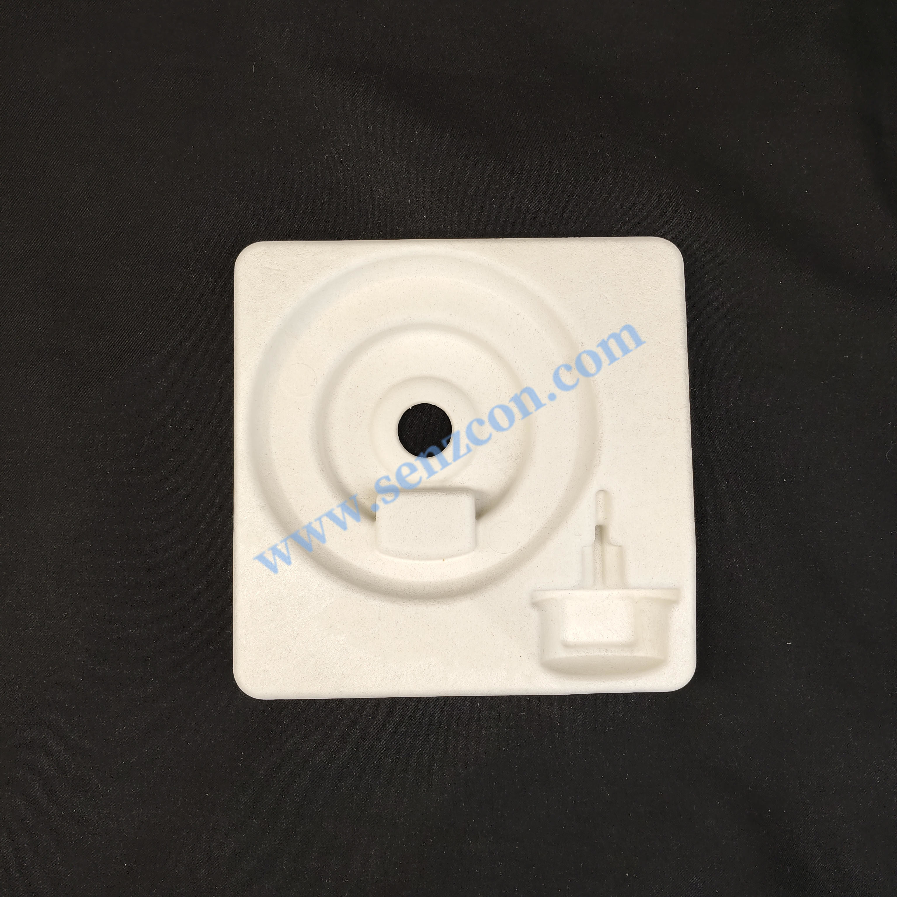 Hardware rollers, white sugarcane pulp paper pulp molded base, environmentally friendly, degradable, shockproof and scratch-resistant.