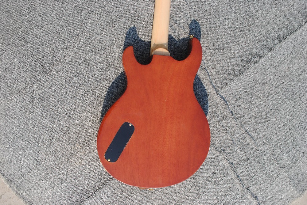 High-grade customized jazz six-string electric guitar double knife hole half-hollow electric guitar in wood color