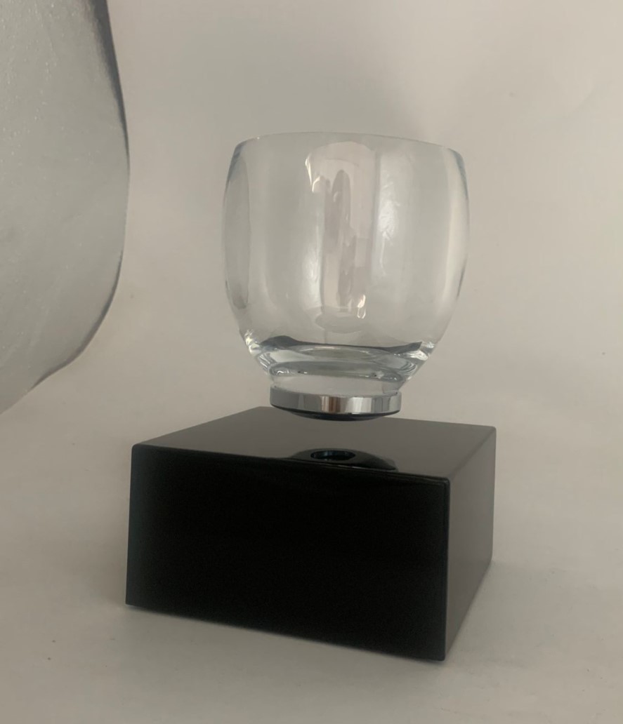 new hotsale wireless rechargeable magnetic levitation cup display racks
