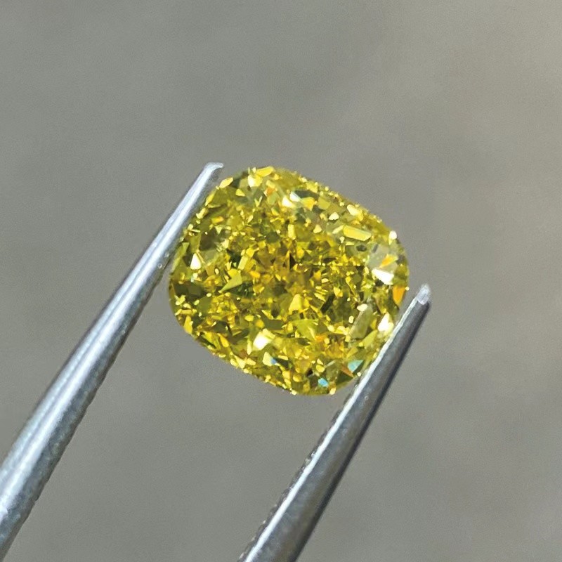 Loose HPHT Synthetic Yellow Diamond 2.88ct Cushion Modified IGI Certified VS1