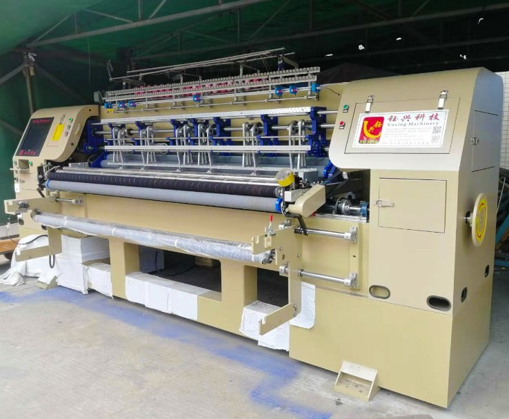 200m/H 300CM Width Automatic Lock Stitch Quilting Machine For Bedding 1000RPM Speed