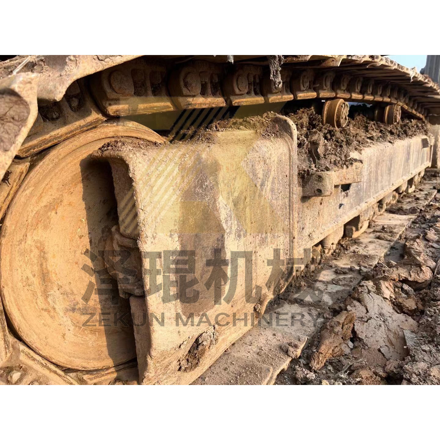 2019 Hyundai 215 Excavator with 125 KW Power in Great Condition