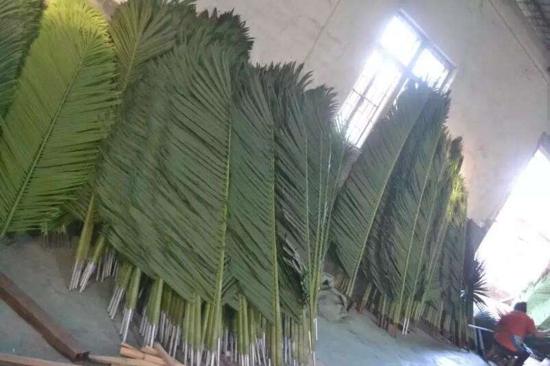 UVG custom made indoor plastic coconut palm tree artificial leaves for beach landscaping PTR041
