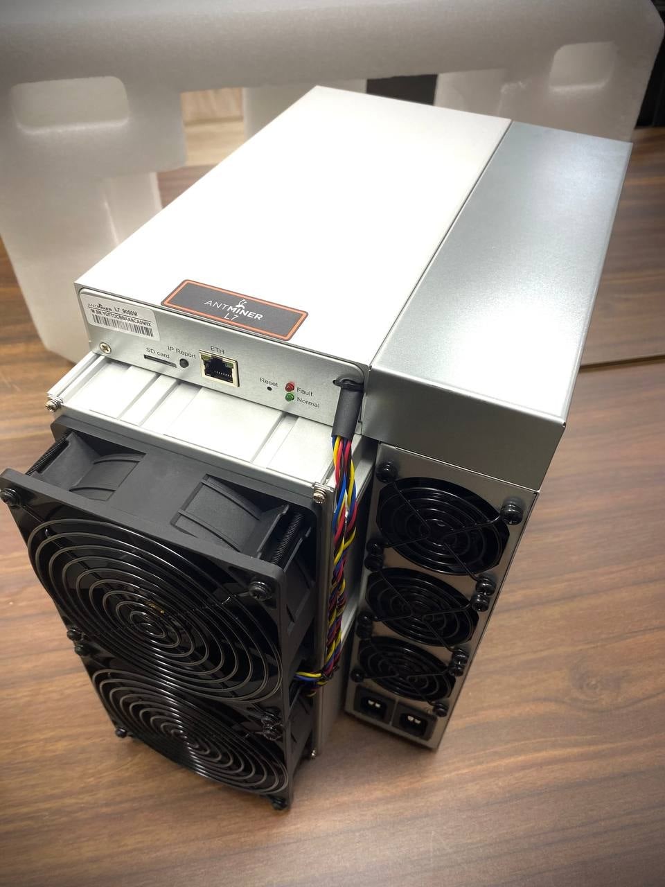 Bitmain antminer L7 hashrate 9500mh/s-8800mh/s Power 3425w for DOGE and LTC miner