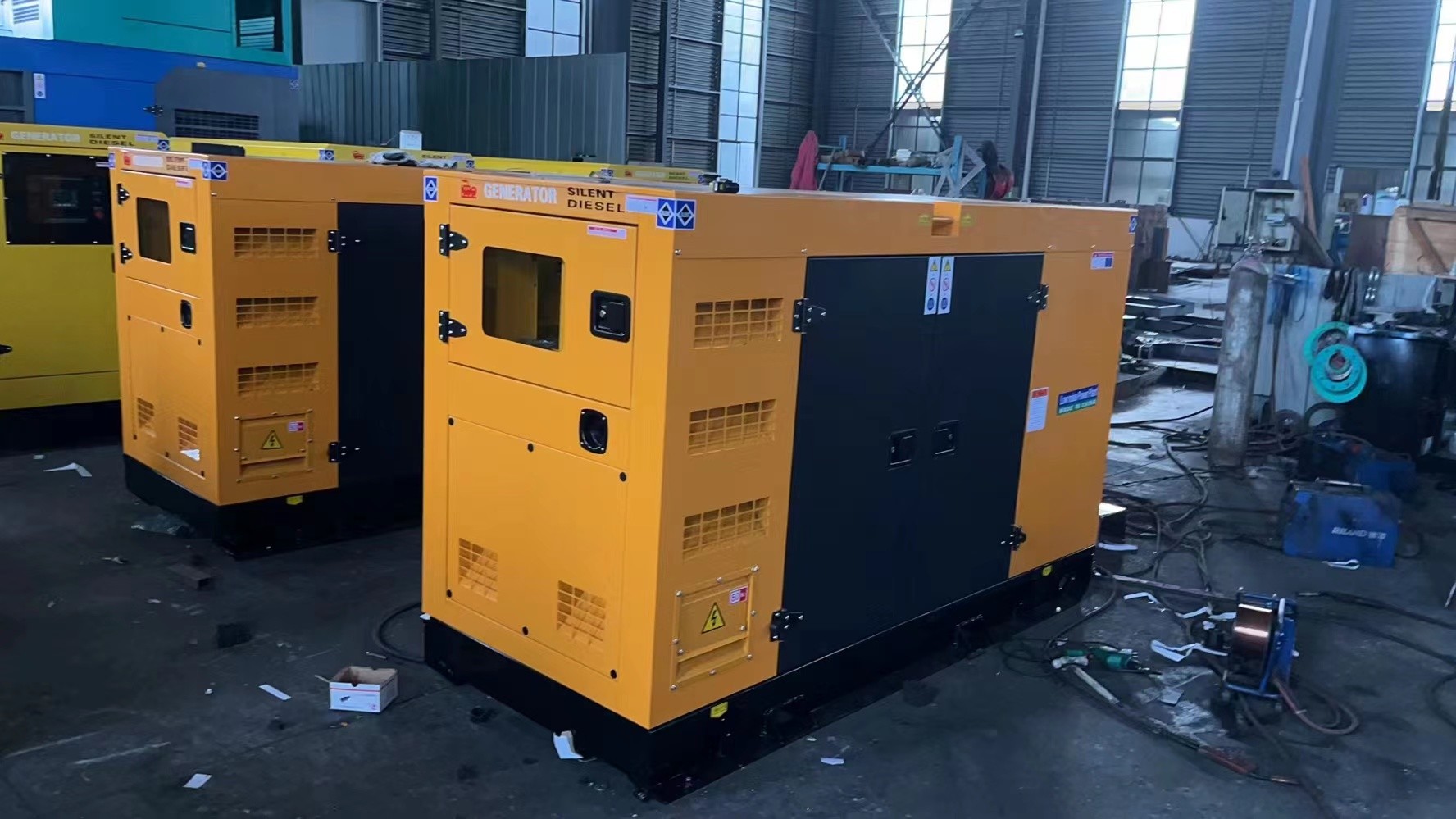 DC24V Silent Diesel Generator Set 100kW 125 Kva Cummins Generator