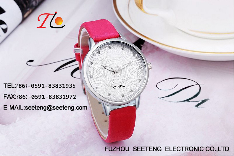 Simple clean design wrist watch with pu leather strap and groove dial for ladies