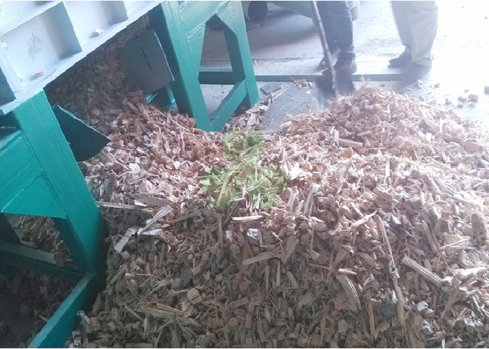 Double Shaft Waste Tire Shredder Machine With 26pcs Knives SGS Approval