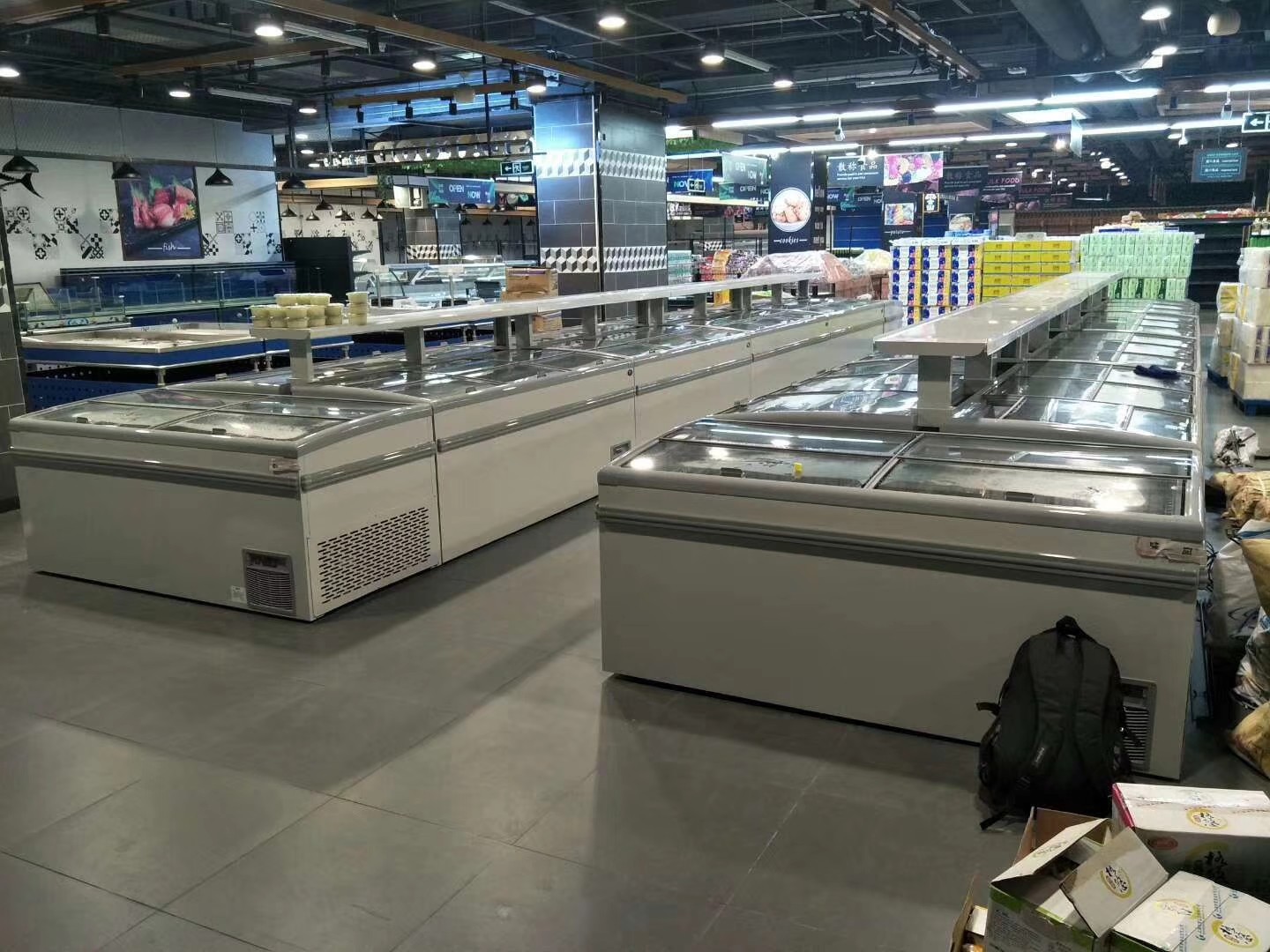 Glass Top Open Curved Slide Supermarket Island Freezer Automatic Defrost