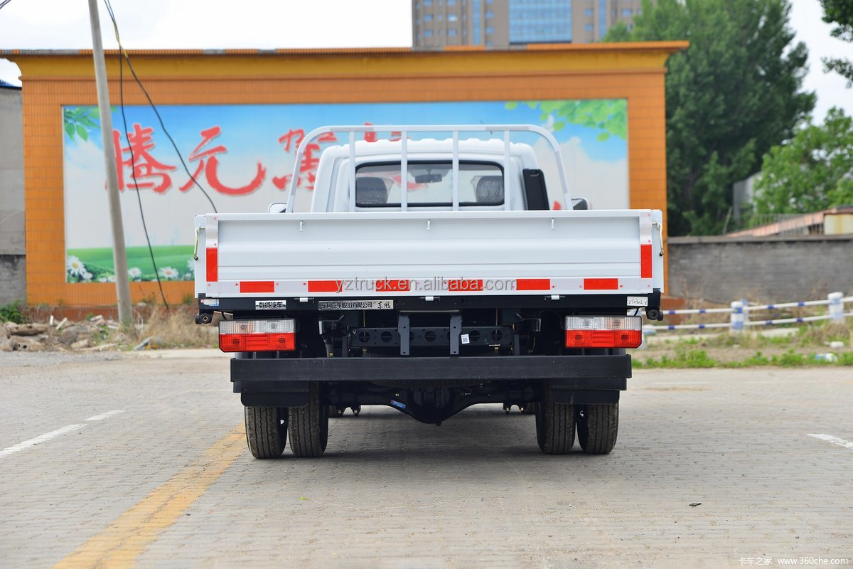 3200mm Wheelbase Transportation Dongfeng 4x2 Light Cargo Truck with YUNNEIDONGLI Engine