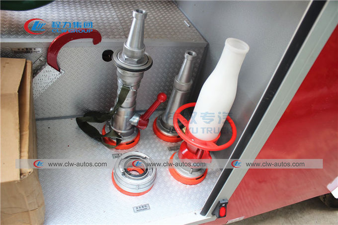 Howo 6 Wheel 290HP Firefighter Truck With 5T Knuckle Crane