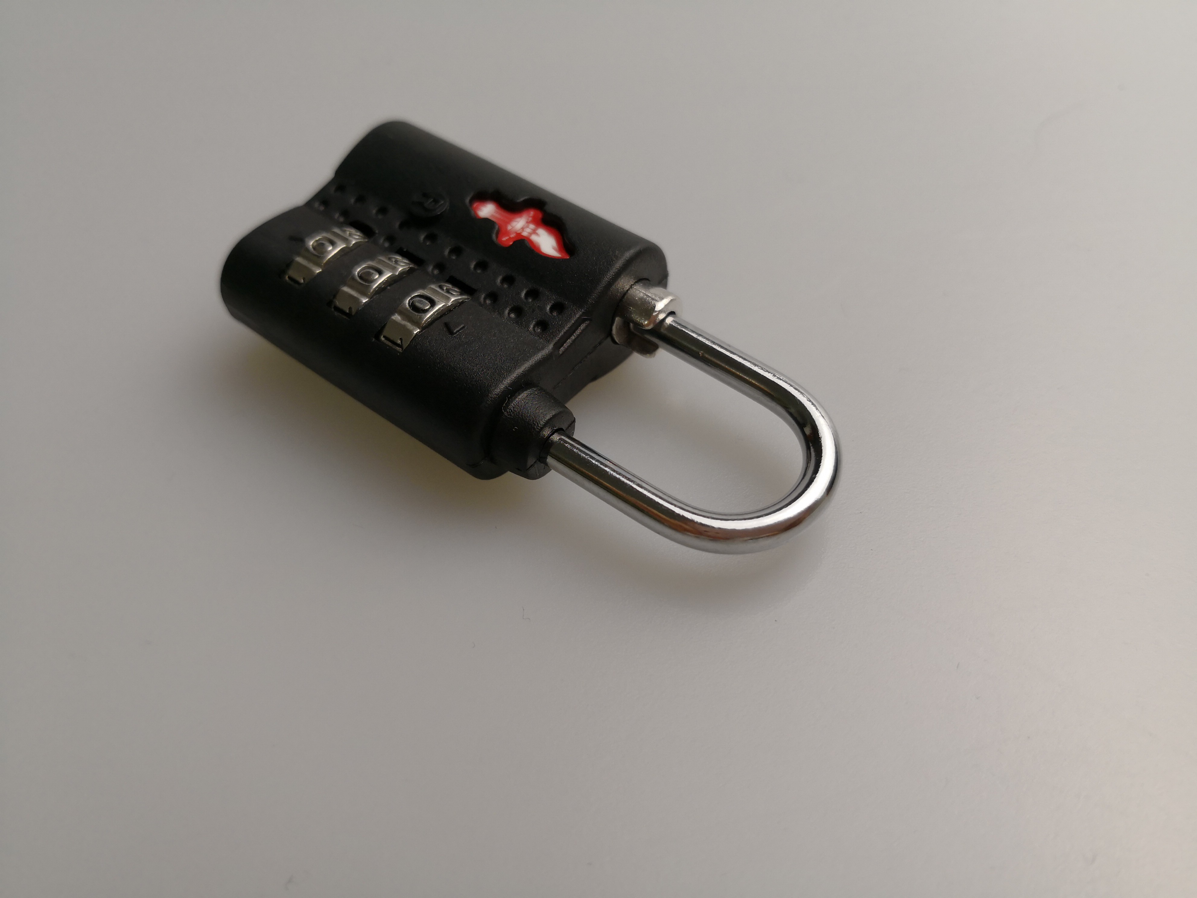 28.1g Red TSA Safe Skies , 3 Dial Travel Sentry Combination Lock For Door