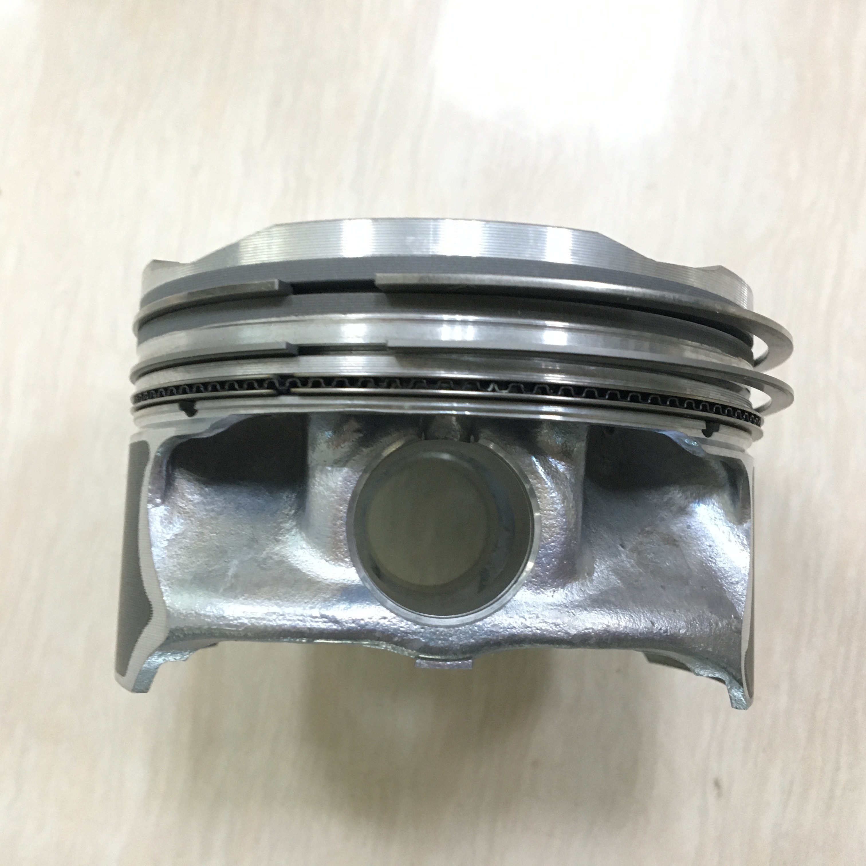 ISO Approved 2700301717 Mercedes Benz Piston And Ring Set