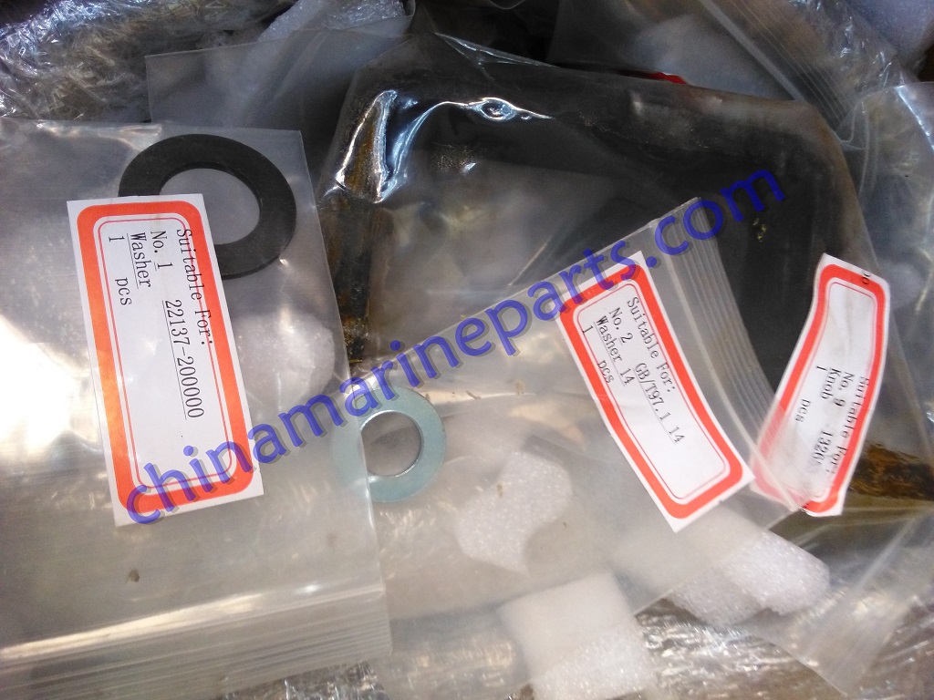 YANMAR S165L-HN Diesel parts OIL SEAL FR C,W PUMP 30-45-8 MM 136600-42480