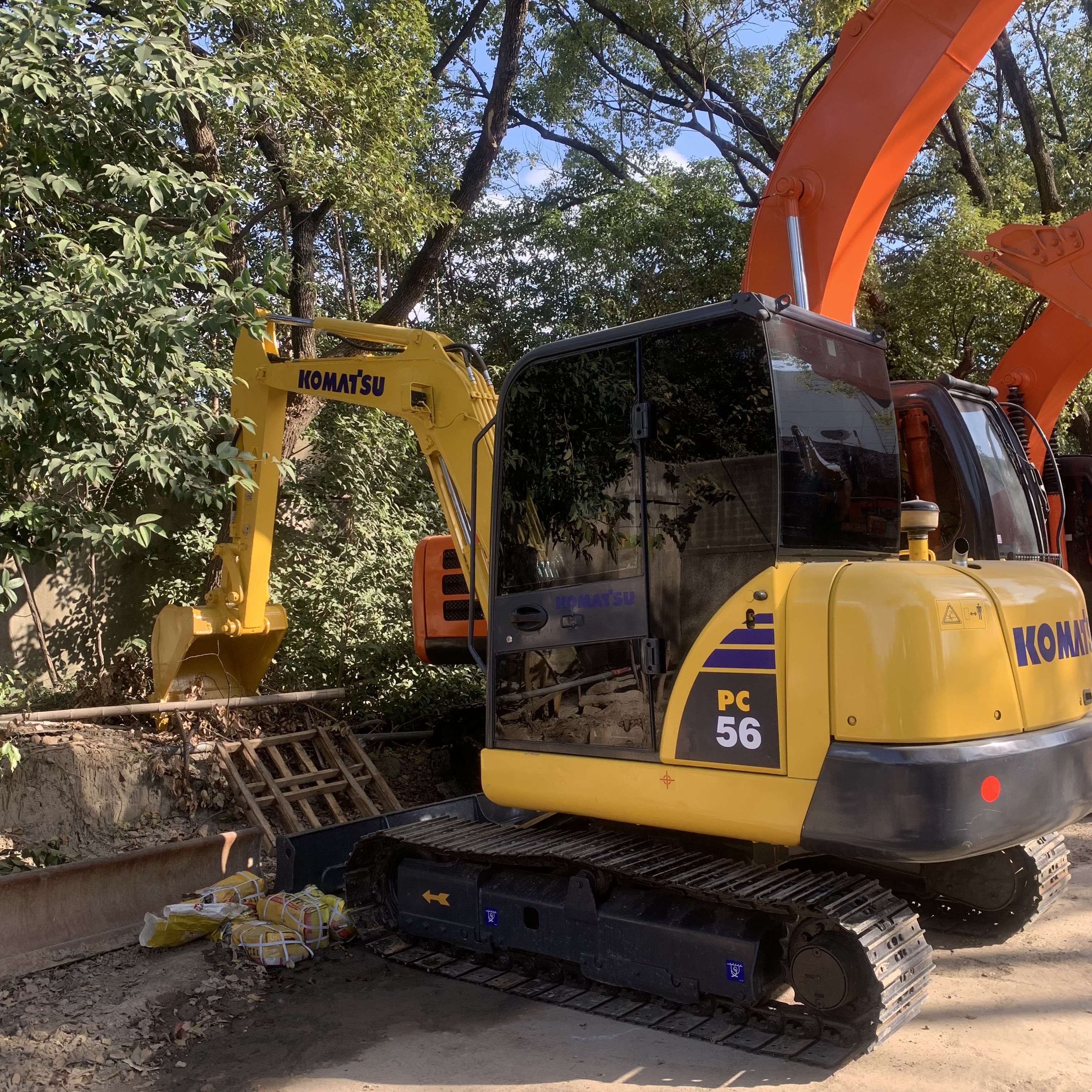 Used Komatsu PC56MR Mini Excavator 5ton with Original Color and Operating Weight 5300