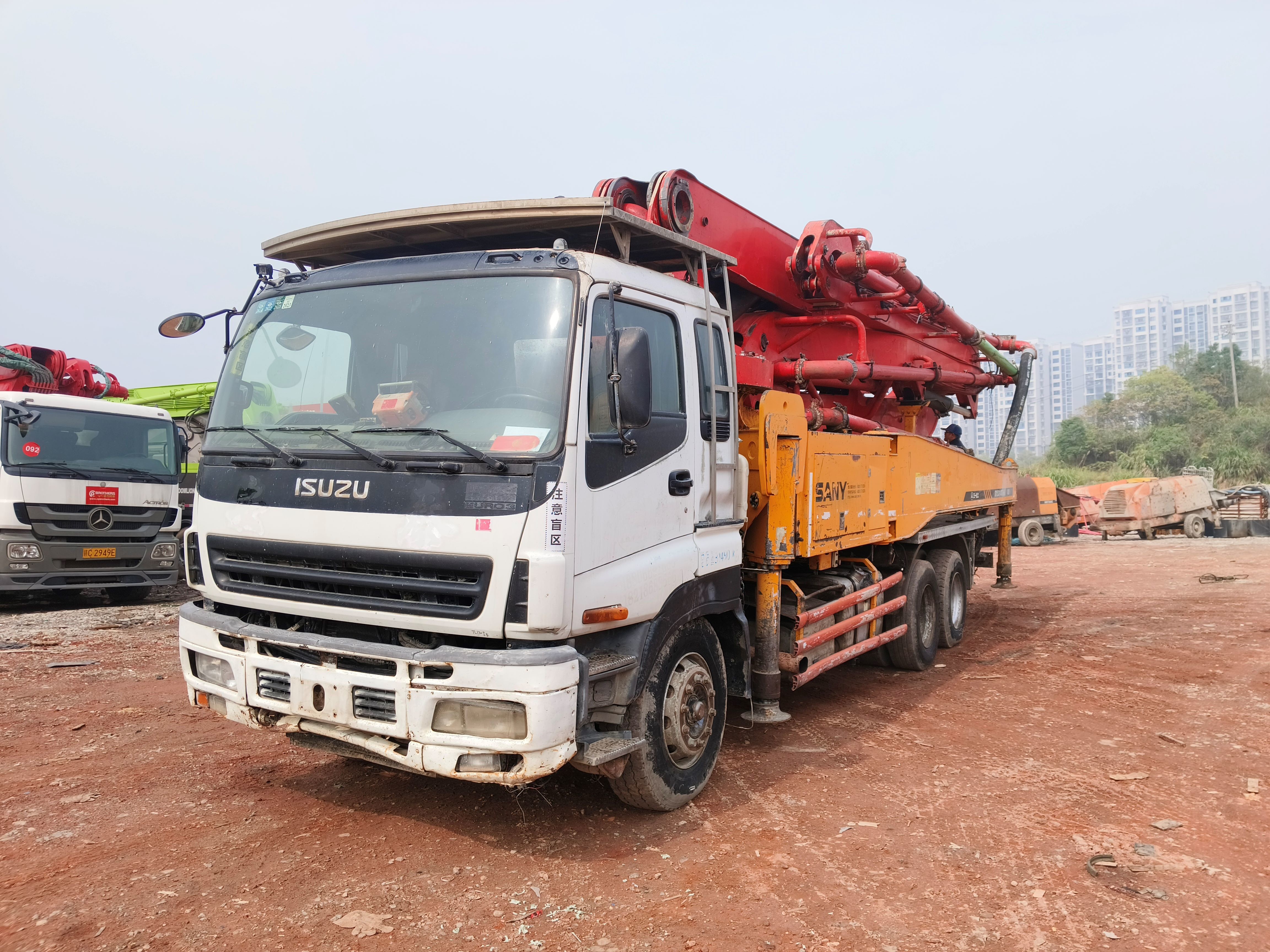 Used Sany 40-meter Concrete Pump Truck Adopts Isuzu Chassis, Which Is Economical And Affordable