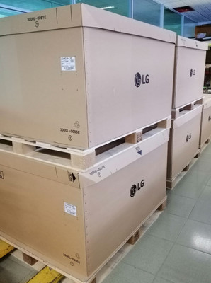 High Brightness LCD Touch Screen Monitor 400CCD / M2 LD320DUE FHB1 32 Inch Size